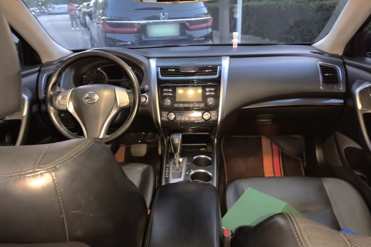 Used Nissan Teana 2013 2.0L XL Comfort Edition Center Console