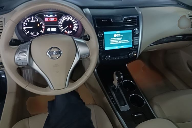 Used Nissan Teana 2013 2.0L XL Comfort Edition Center Console