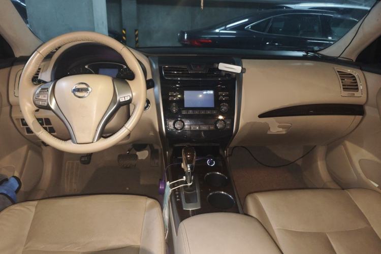 Used Nissan Teana 2013 2.0L XL Comfort Edition Center Console