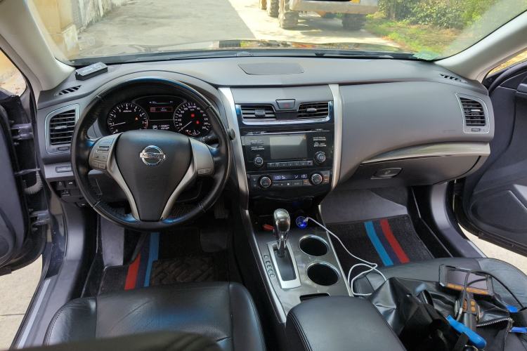 Used Nissan Teana 2013 2.0L XL Comfort Edition Center Console