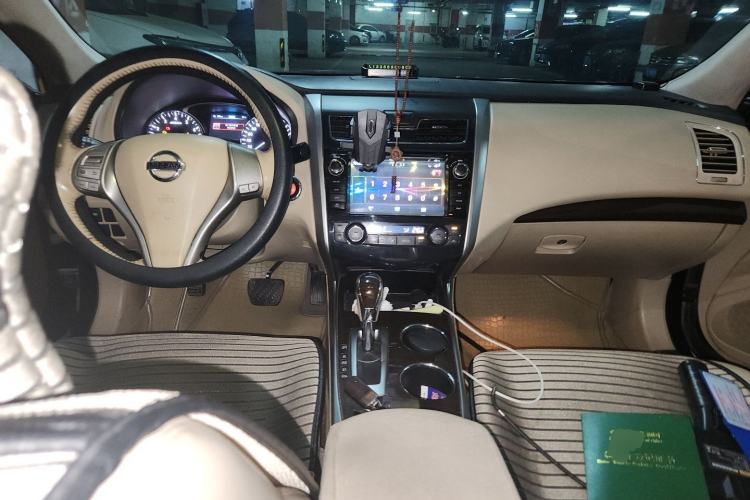 Used Nissan Teana 2013 2.0L XL Comfort Edition Center Console