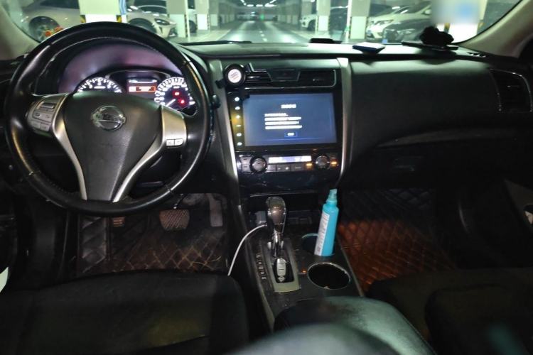 Used Nissan Teana 2013 2.0L XL Comfort Edition Center Console