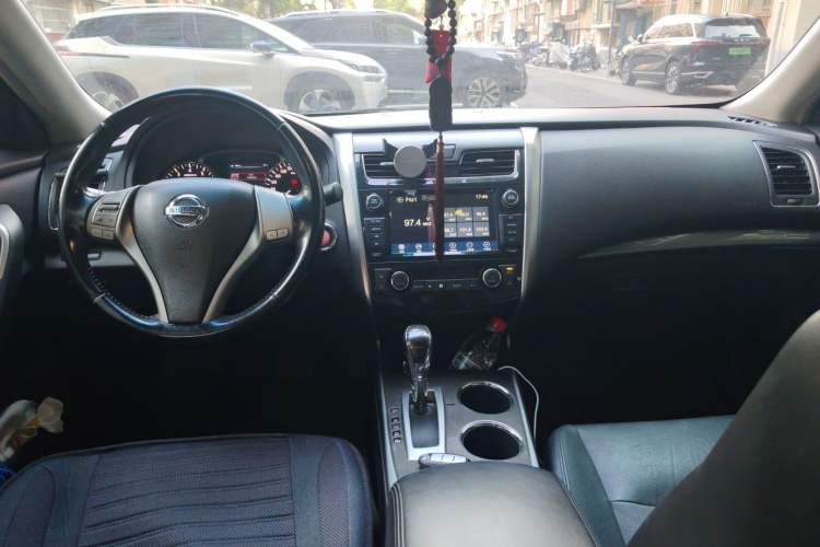 Used Nissan Teana 2013 2.0L XL Comfort Edition Center Console