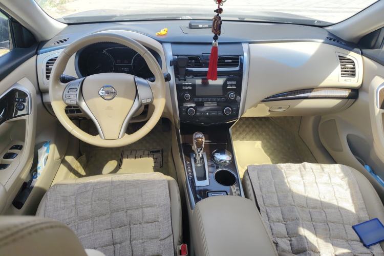Used Nissan Teana 2013 2.0L XL Comfort Edition Center Console