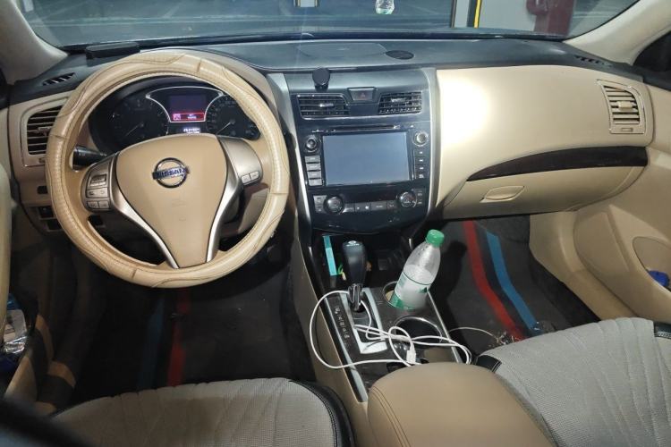 Used Nissan Teana 2013 2.0L XL Comfort Edition Center Console