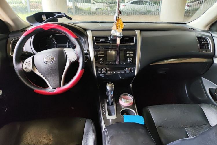 Used Nissan Teana 2013 2.0L XL Comfort Edition Center Console