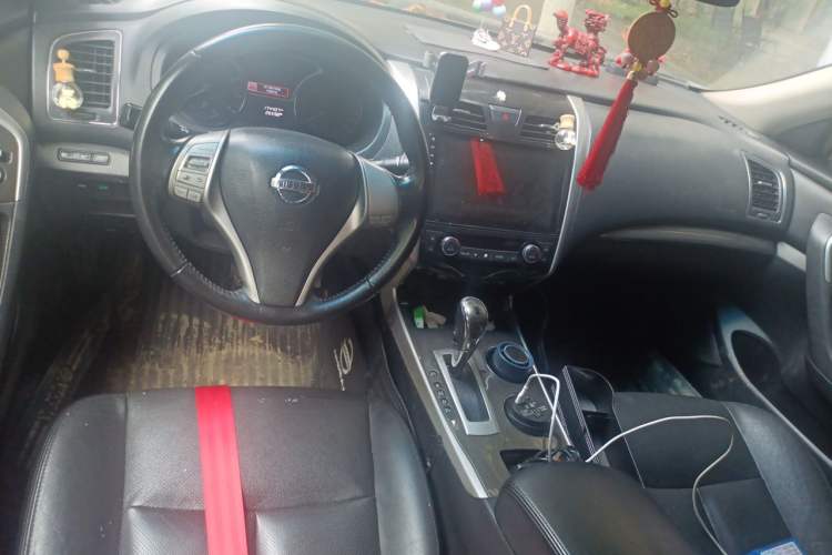Used Nissan Teana 2013 2.0L XL Comfort Edition Center Console