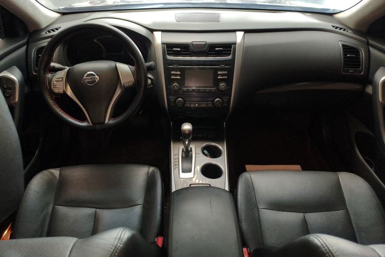 Used Nissan Teana 2013 2.0L XL Comfort Edition Center Console