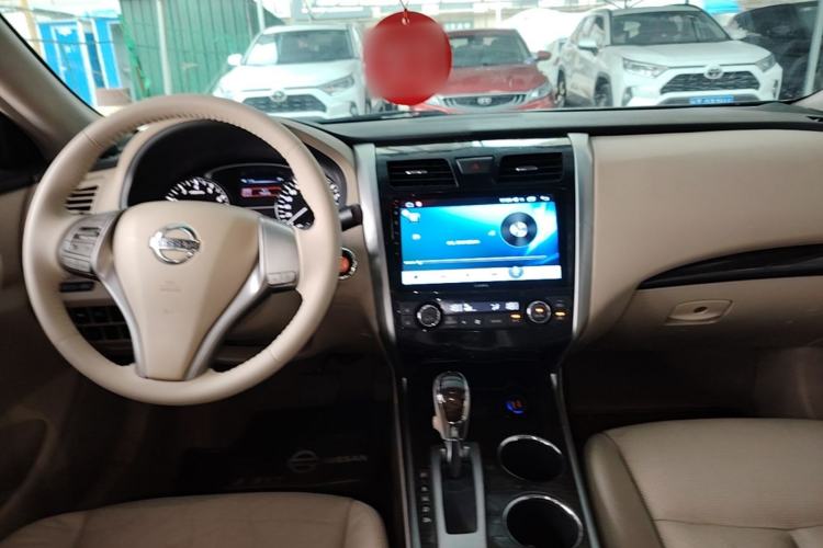 Used Nissan Teana 2013 2.0L XL Comfort Edition Center Console