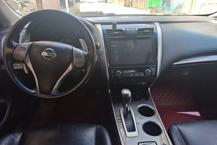 Used Nissan Teana 2013 2.5L XL-Upper NAVI Tech Deluxe Edition Center Console