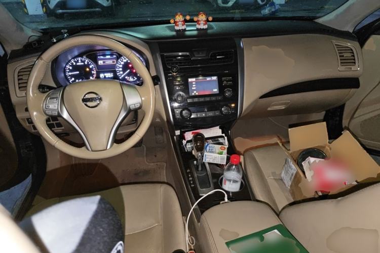 Used Nissan Teana 2013 2.0L XL Comfort Edition Center Console