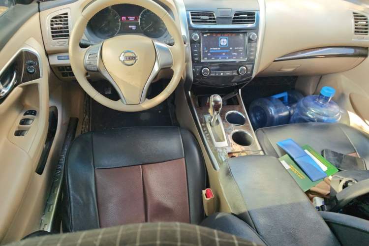 Used Nissan Teana 2013 2.0L XE Fashion Edition Center Console