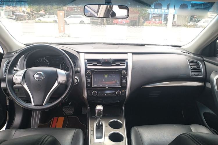 Used Nissan Teana 2013 2.0L XL Comfort Edition Center Console
