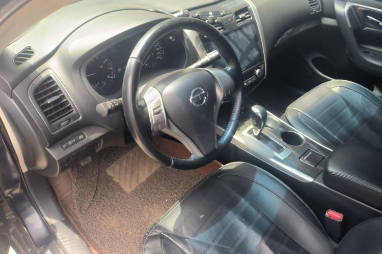 Used Nissan Teana 2013 2.0L XL Comfort Edition Center Console