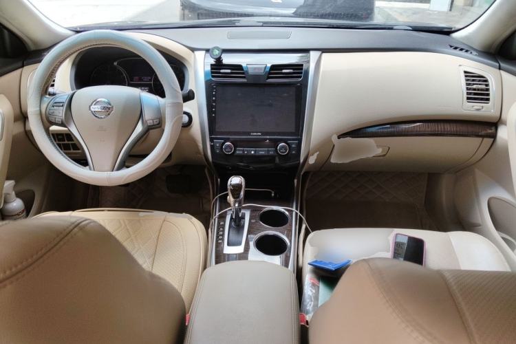 Used Nissan Teana 2013 2.0L XL Comfort Edition Center Console