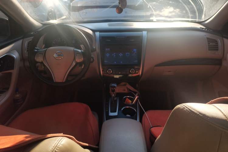 Used Nissan Teana 2013 2.5L XL Leading Edition Center Console