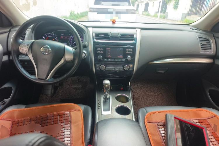 Used Nissan Teana 2013 2.0L XL Comfort Edition Center Console