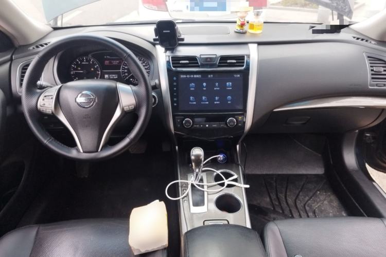 Used Nissan Teana 2013 2.0L XL Comfort Edition Center Console
