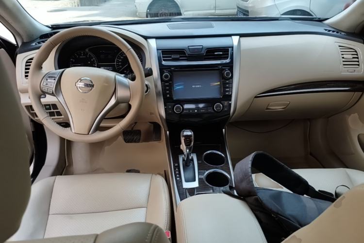 Used Nissan Teana 2013 2.0L XE Fashion Edition Center Console