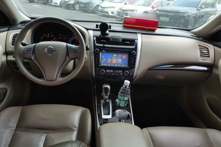 Used Nissan Teana 2013 2.0L XL Comfort Edition Center Console
