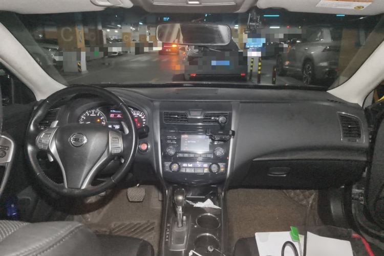 Used Nissan Teana 2013 2.5L XL Leading Edition Center Console