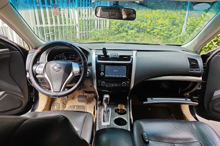 Used Nissan Teana 2013 2.0L XL Comfort Edition Center Console
