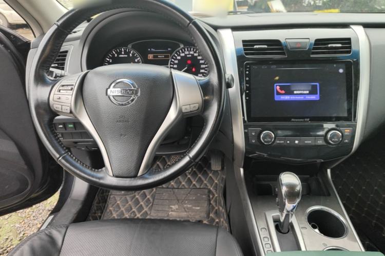 Used Nissan Teana 2013 2.0L XL Comfort Edition Center Console