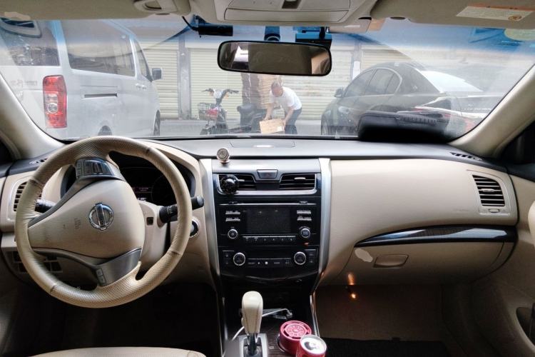 Used Nissan Teana 2013 2.0L XL Comfort Edition Center Console