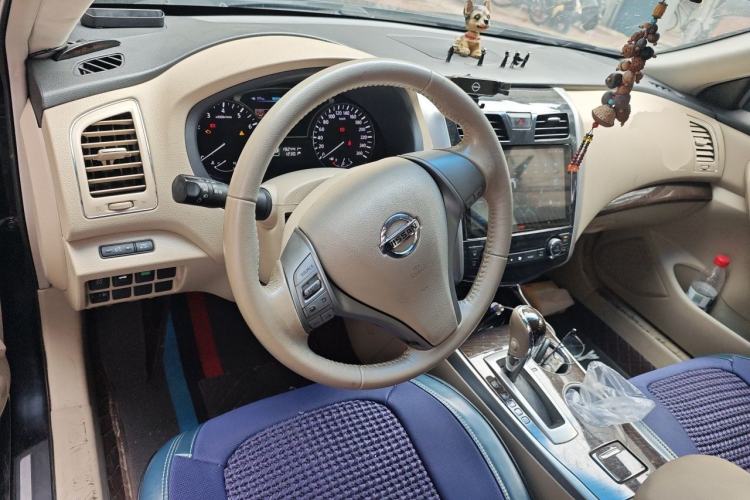 Used Nissan Teana 2013 2.0L XL Comfort Edition Center Console