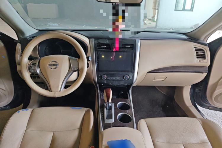 Used Nissan Teana 2013 2.0L XL Comfort Edition Center Console