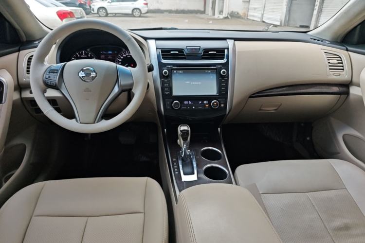 Used Nissan Teana 2013 2.0L XE Fashion Edition Center Console
