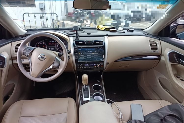 Used Nissan Teana 2013 2.0L XE Fashion Edition Center Console