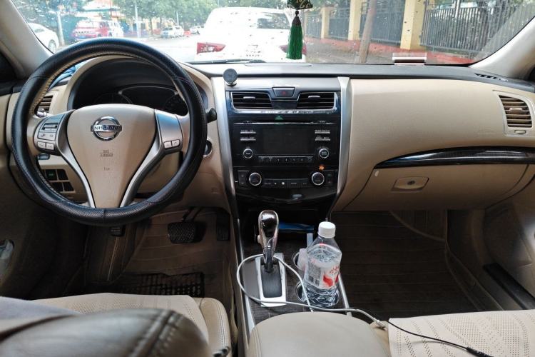Used Nissan Teana 2013 2.0L XL Comfort Edition Center Console