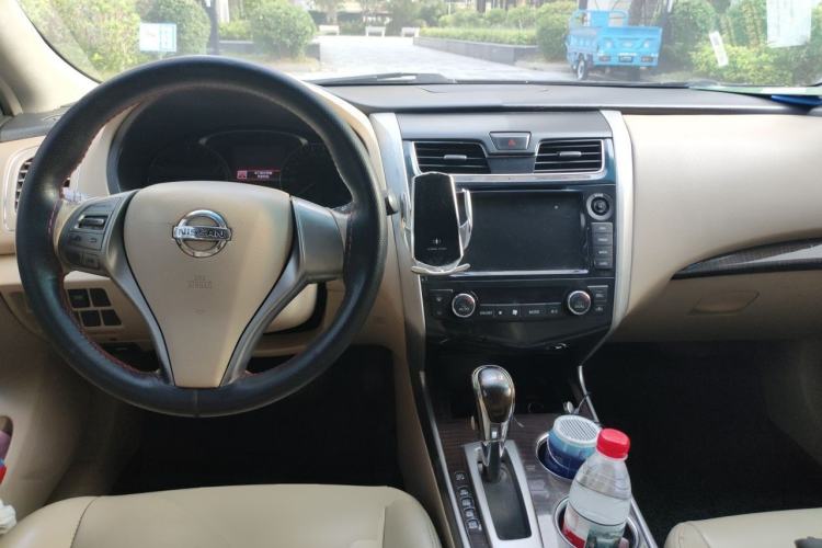 Used Nissan Teana 2013 2.0L XE Fashion Edition Center Console