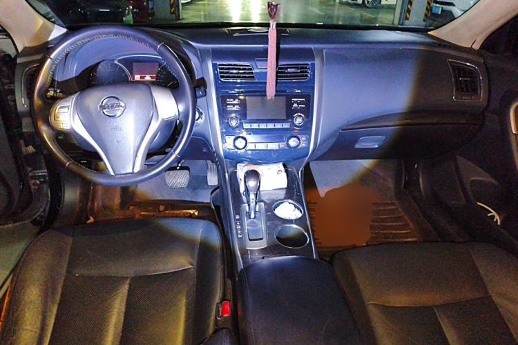 Used Nissan Teana 2013 2.0L XL Comfort Edition Center Console