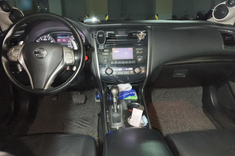 Used Nissan Teana 2013 2.5L XL Leading Edition Center Console