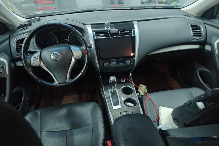 Used Nissan Teana 2013 2.0L XL Comfort Edition Center Console