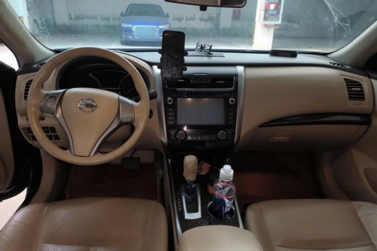 Used Nissan Teana 2013 2.0L XL Comfort Edition Center Console