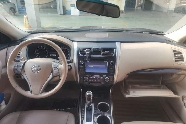 Used Nissan Teana 2013 2.5L XL-NAVI Luxury Edition Center Console