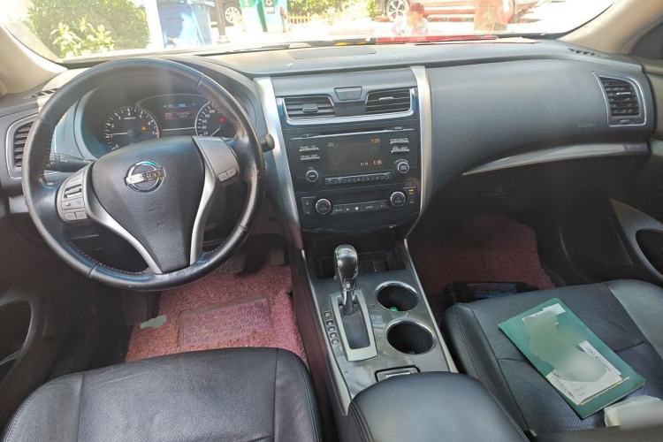 Used Nissan Teana 2013 2.0L XL Comfort Edition Center Console