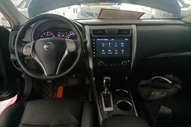 Used Nissan Teana 2013 2.0L XL Comfort Edition Center Console