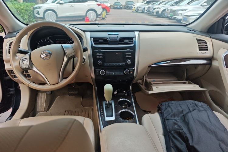 Used Nissan Teana 2013 2.0L XL Comfort Edition Center Console