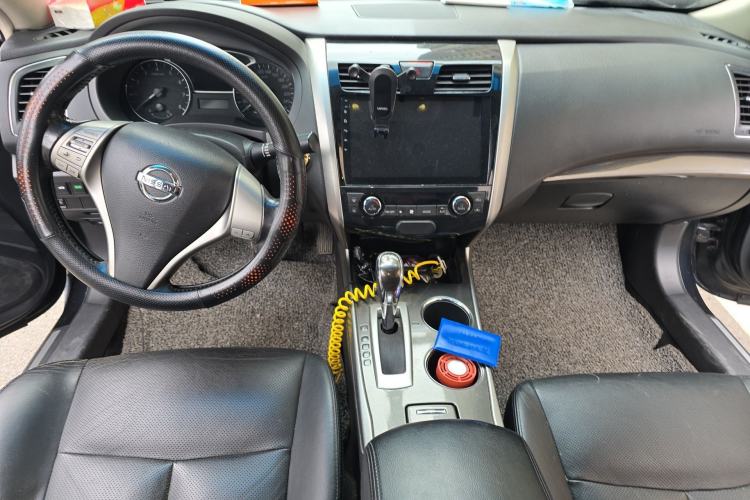 Used Nissan Teana 2013 2.0L XL Comfort Edition Center Console
