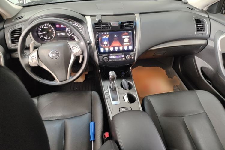 Used Nissan Teana 2013 2.5L XL Leading Edition Center Console