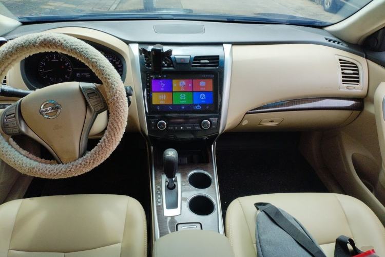 Used Nissan Teana 2013 2.0L XL Comfort Edition Center Console