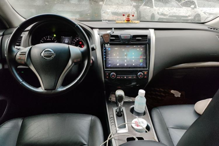 Used Nissan Teana 2013 2.0L XL Comfort Edition Center Console