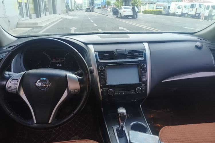 Used Nissan Teana 2013 2.0L XL Comfort Edition Center Console
