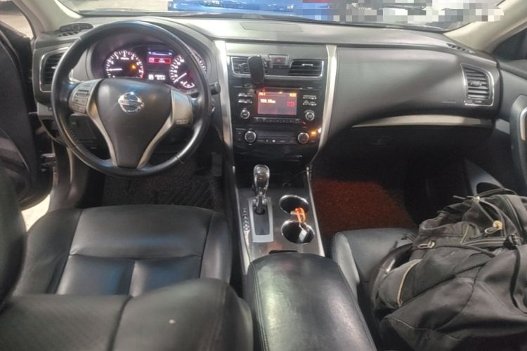 Used Nissan Teana 2013 2.0L XL Comfort Edition Center Console