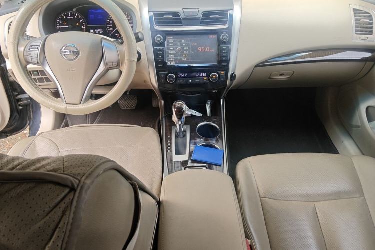 Used Nissan Teana 2013 2.0L XL Comfort Edition Center Console