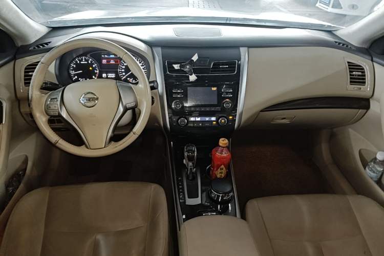 Used Nissan Teana 2013 2.0L XL Comfort Edition Center Console